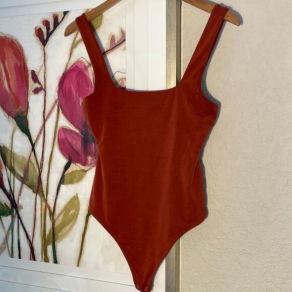 Good American Modern Rust Orange Square Neck Bodysuit Thong Tank Minimalist - Picture 5 of 8
